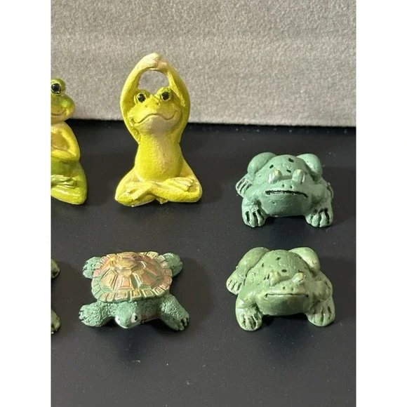 Vintage Mini frog Figurines Lot - Picture 5 of 5